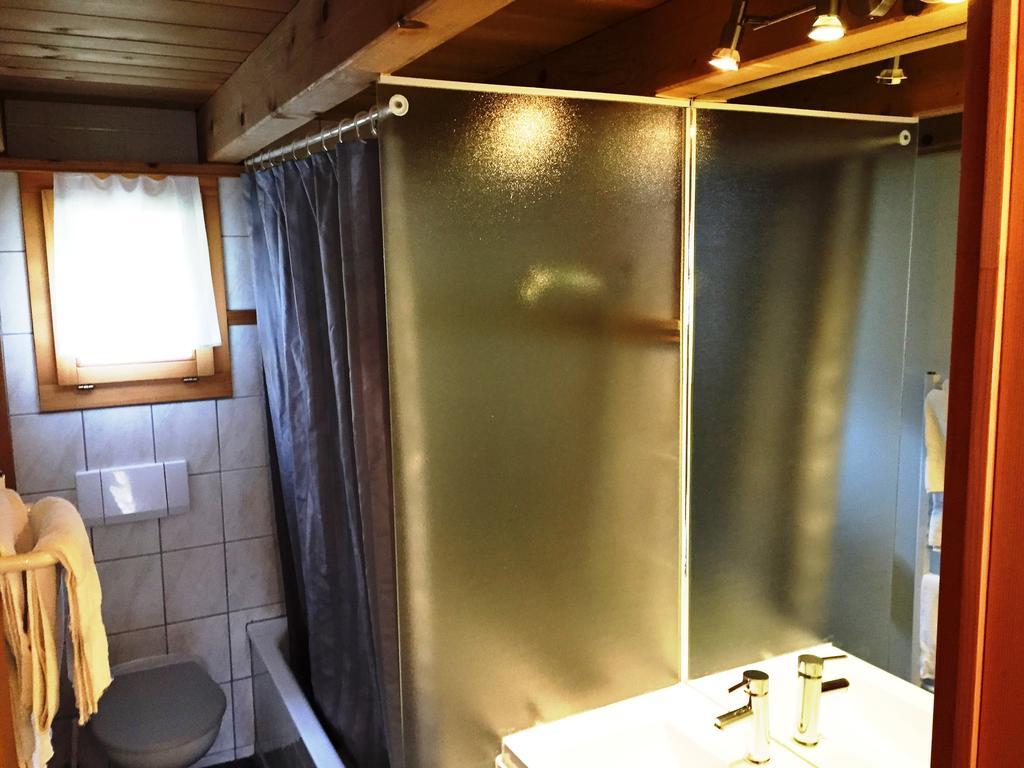 Alpen Chalet Kandersteg Rum bild