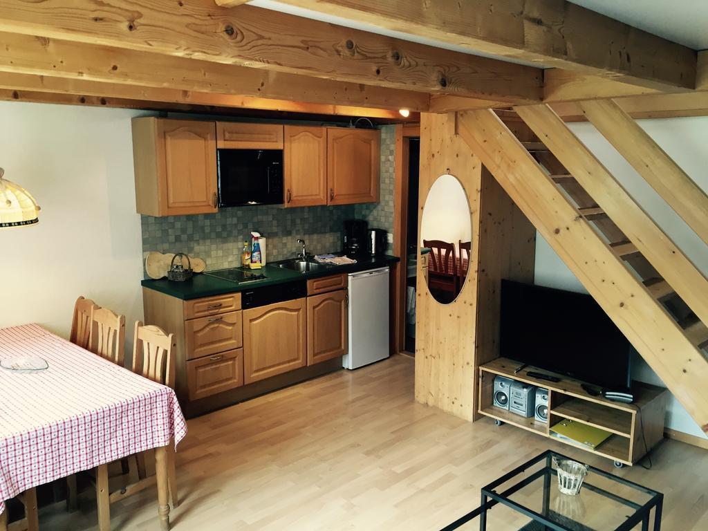 Alpen Chalet Kandersteg Rum bild