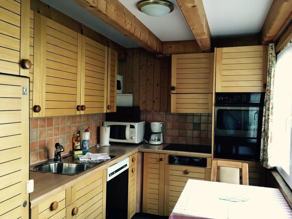 Alpen Chalet Kandersteg Rum bild