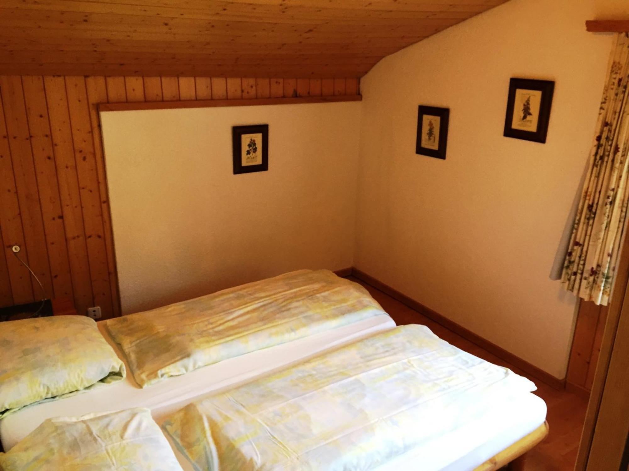 Alpen Chalet Kandersteg Rum bild