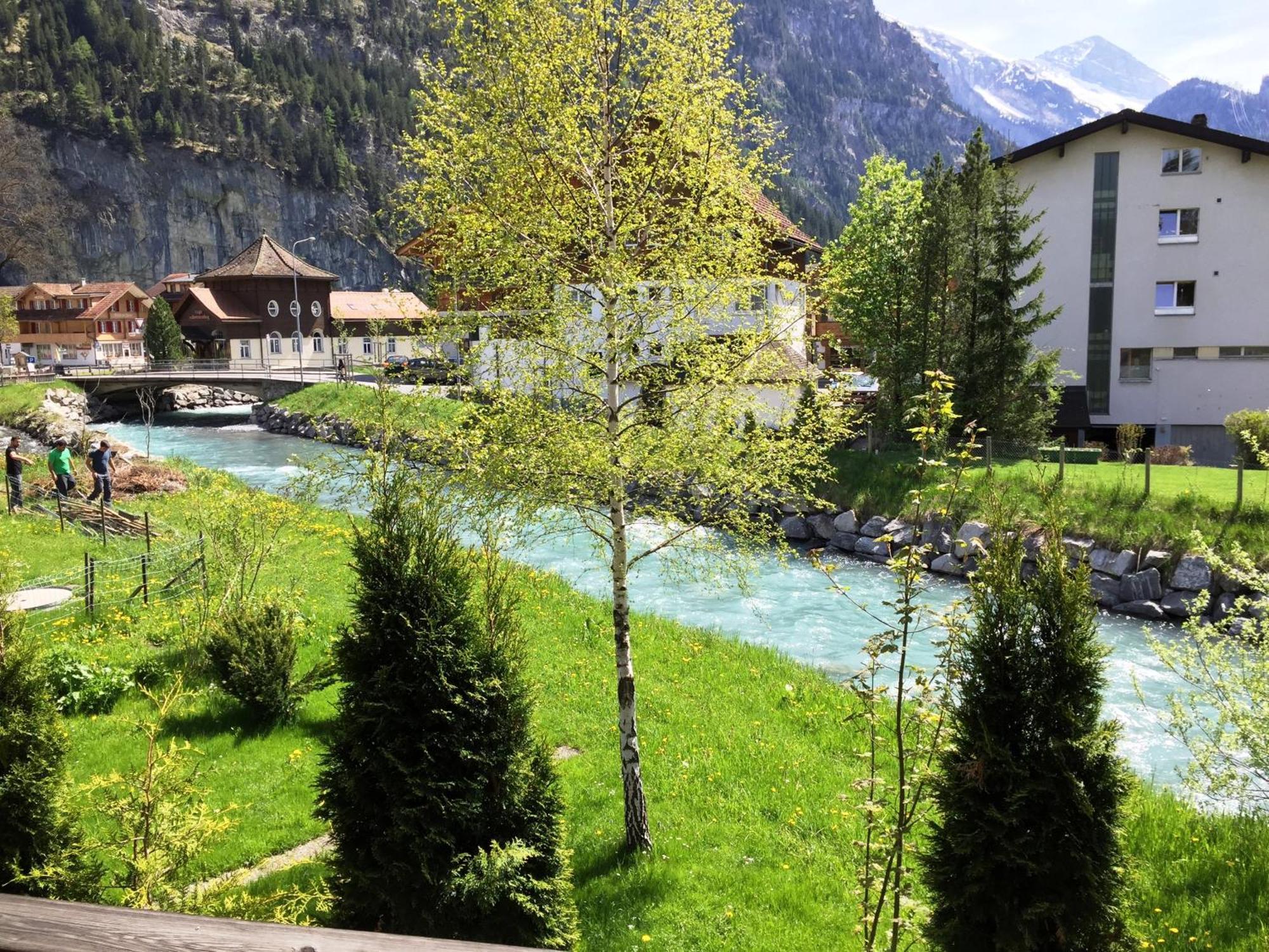 Alpen Chalet Kandersteg Rum bild
