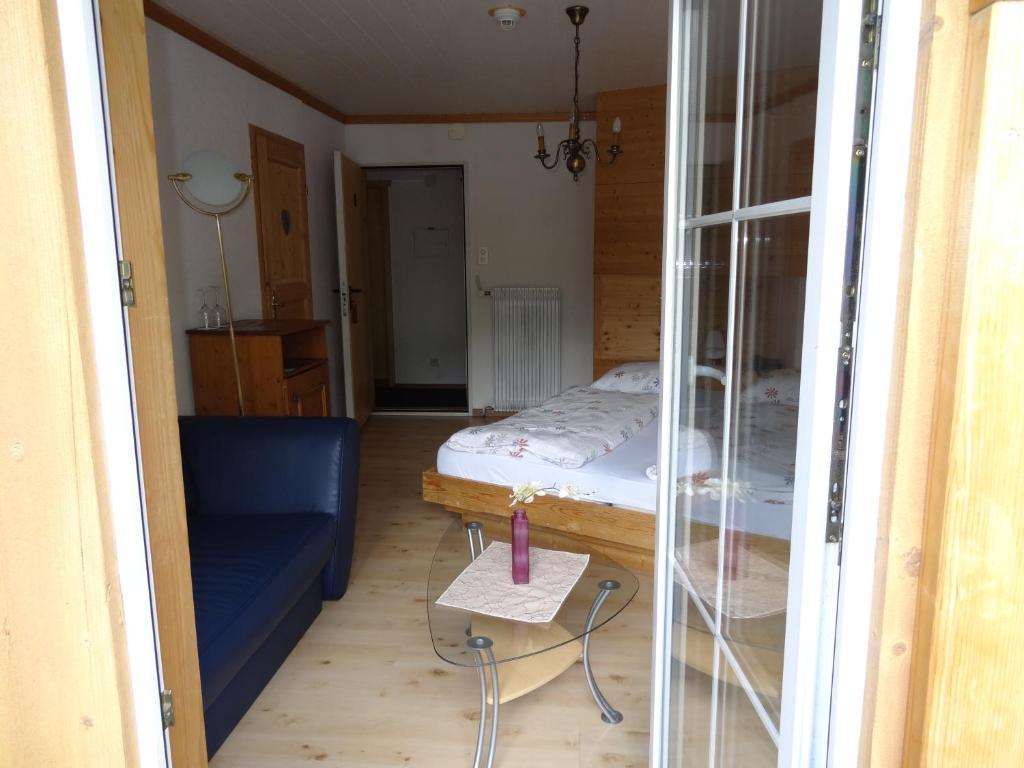 Alpen Chalet Kandersteg Rum bild